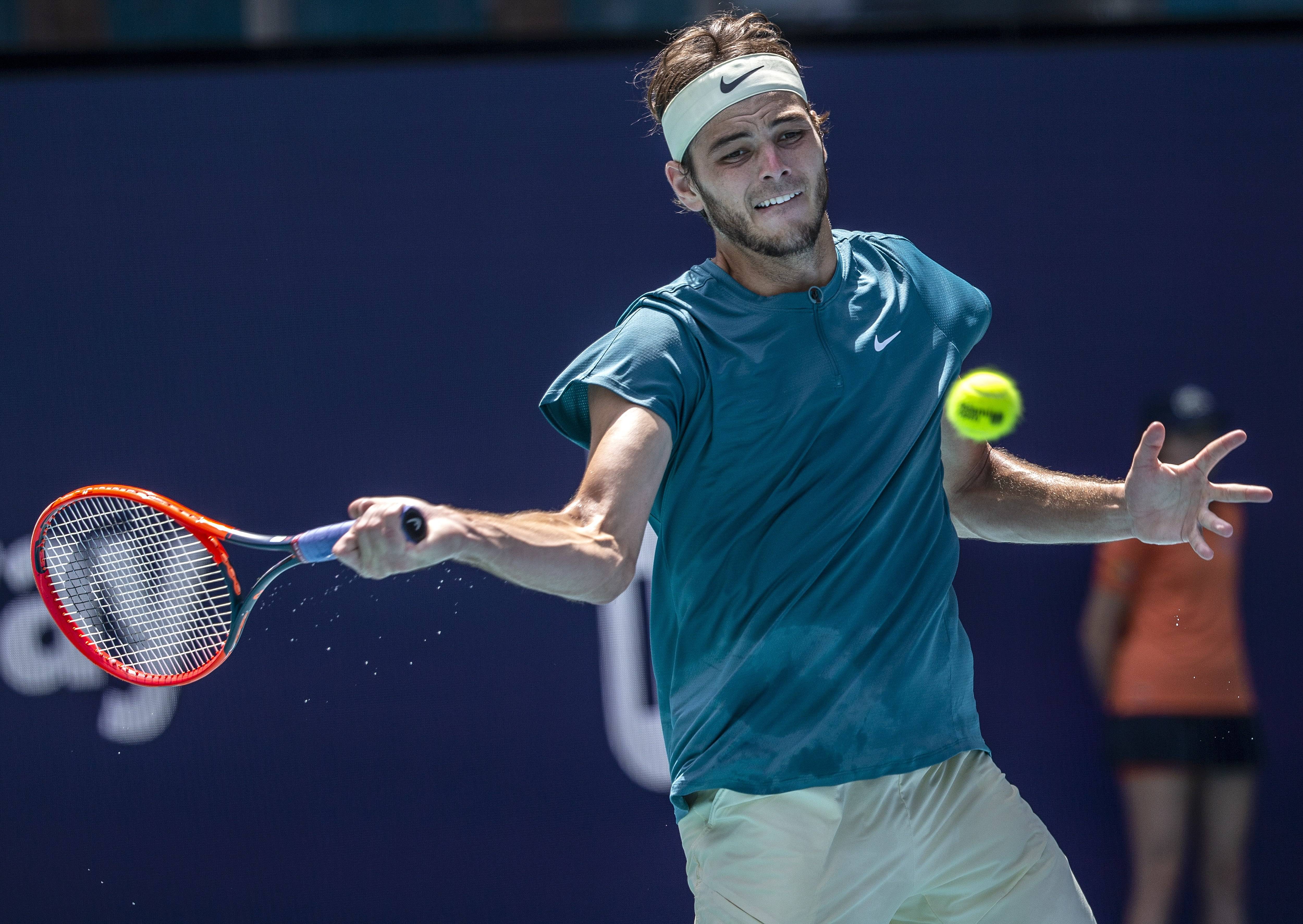 世界网球队爆冷英国网球队,德约科维奇绝境逆转的简单介绍 世界网球队爆冷英国网球队,德约科维奇绝境逆转的简单介绍