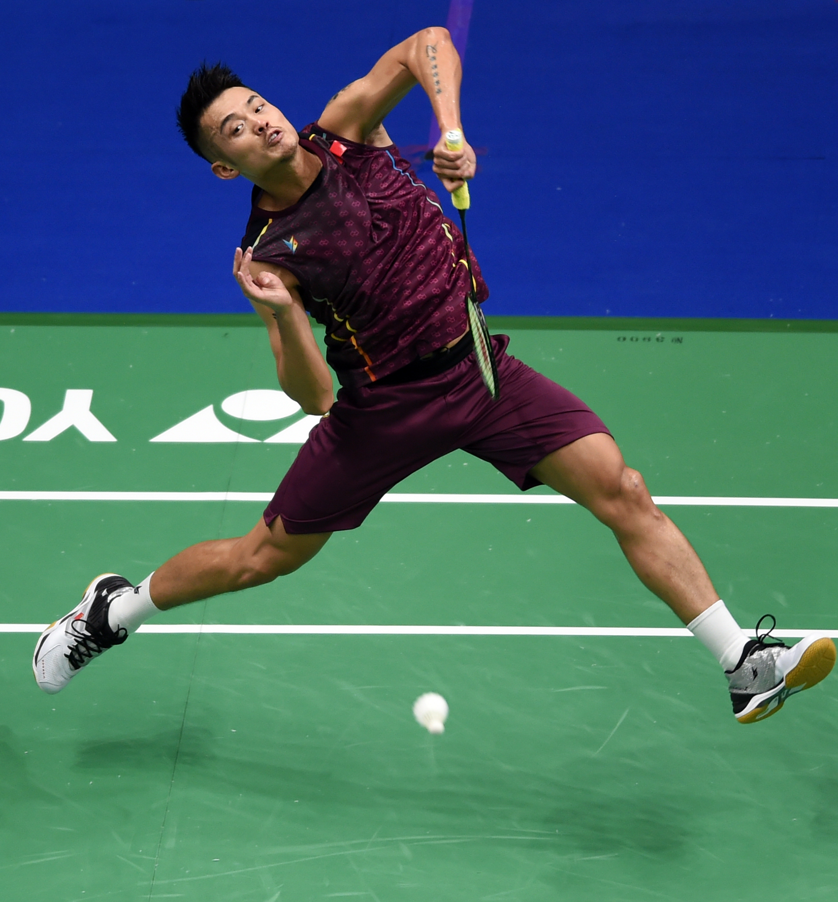 英格兰羽毛球队翻盘中国羽毛球队，林丹爆发神勇