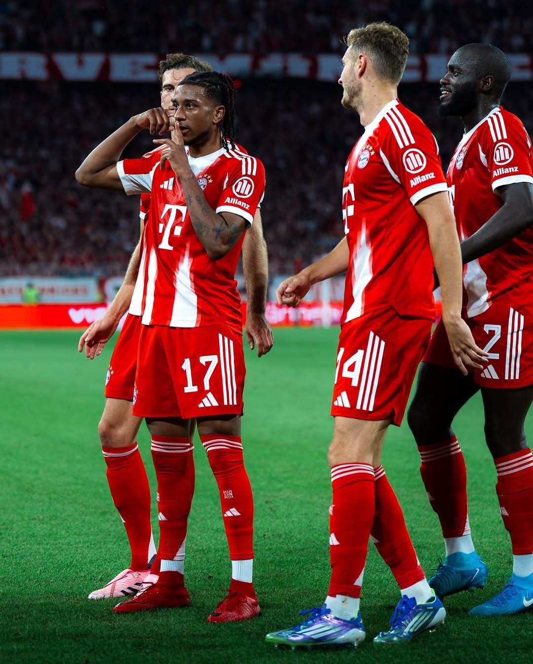 哥伦比亚险胜罗马,萨拉赫三分雨点燃全场 哥伦比亚险胜罗马,萨拉赫三分雨点燃全场