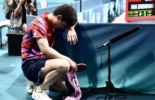 中国乒乓球队逆转法国乒乓球队，张本智和高光表现