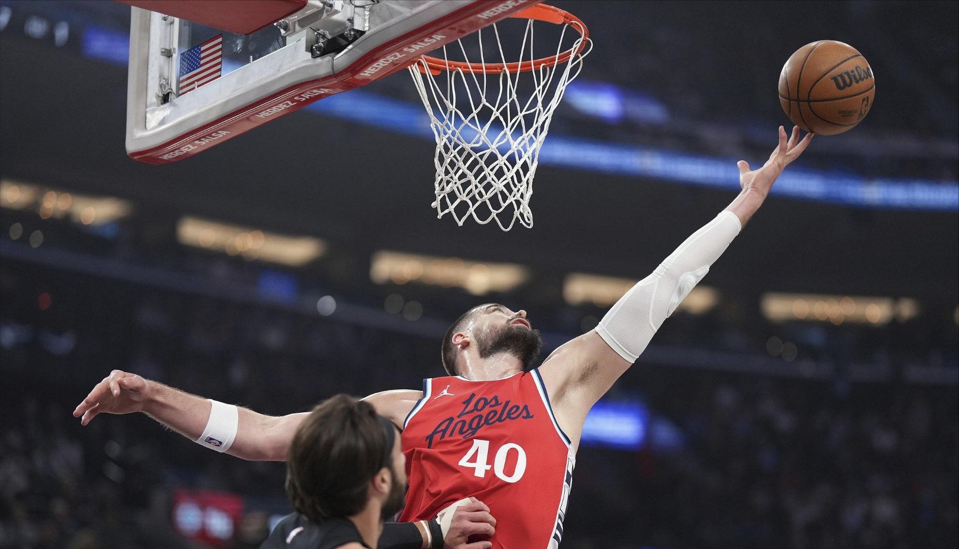 关于江苏队鏖战快船，乔治关键制胜的信息