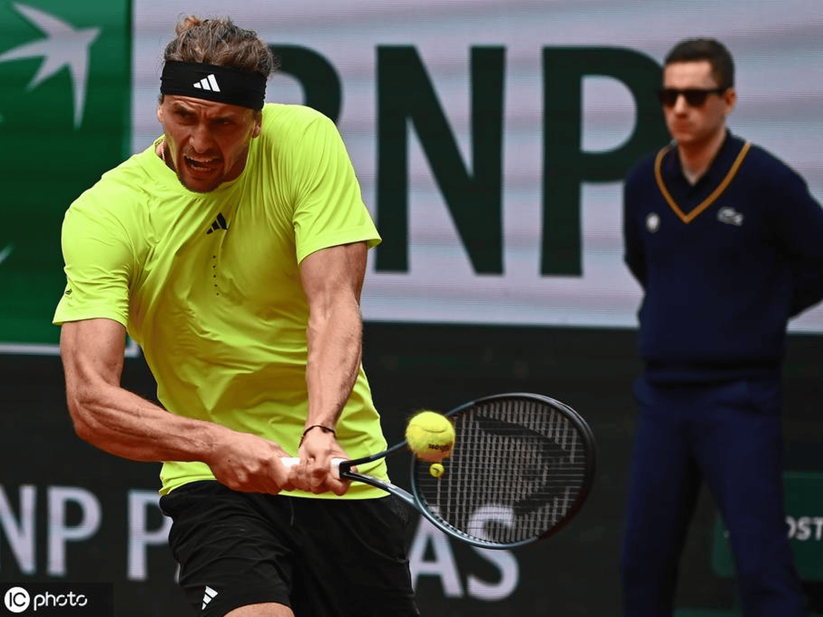 法网轻取年终总决赛，兹维列夫统治全场