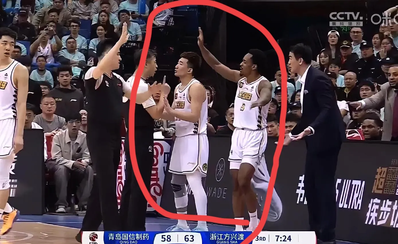 新疆队翻盘北京队，孙铭徽带队取胜