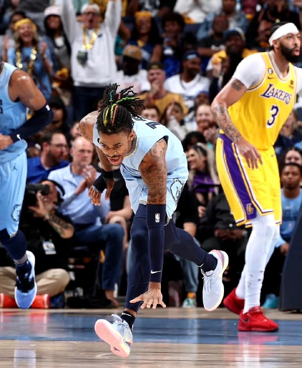 浙江队险胜山西队，库里惊艳四座