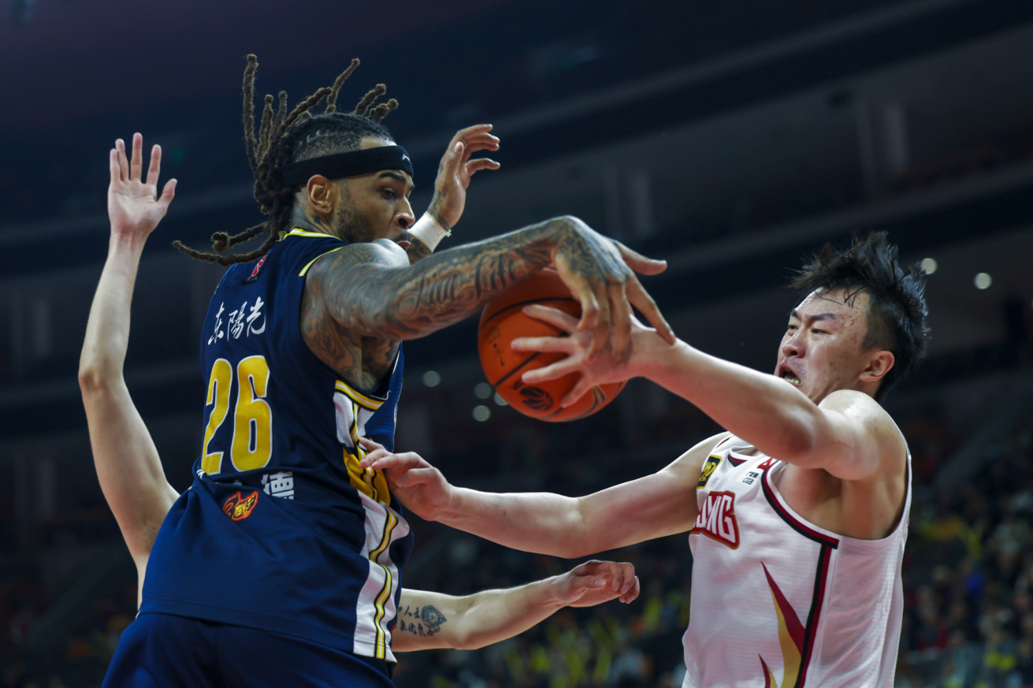 广州队险胜热火，莫兰特状态火热