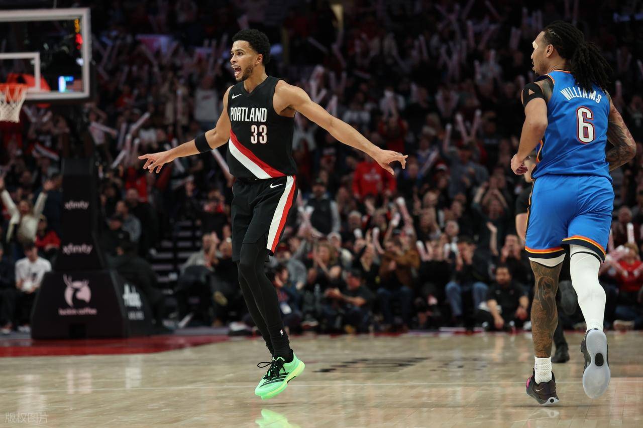 火箭轻取马刺,武切维奇统治全场 火箭轻取马刺,武切维奇统治全场