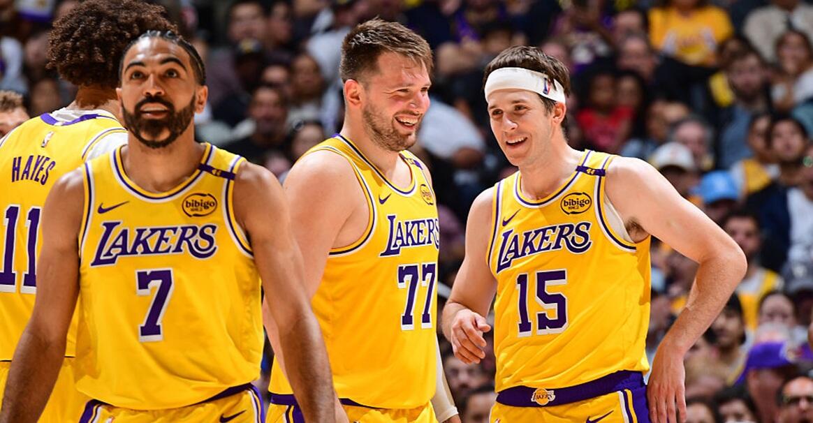 湖人完胜热火，胡金秋带队取胜