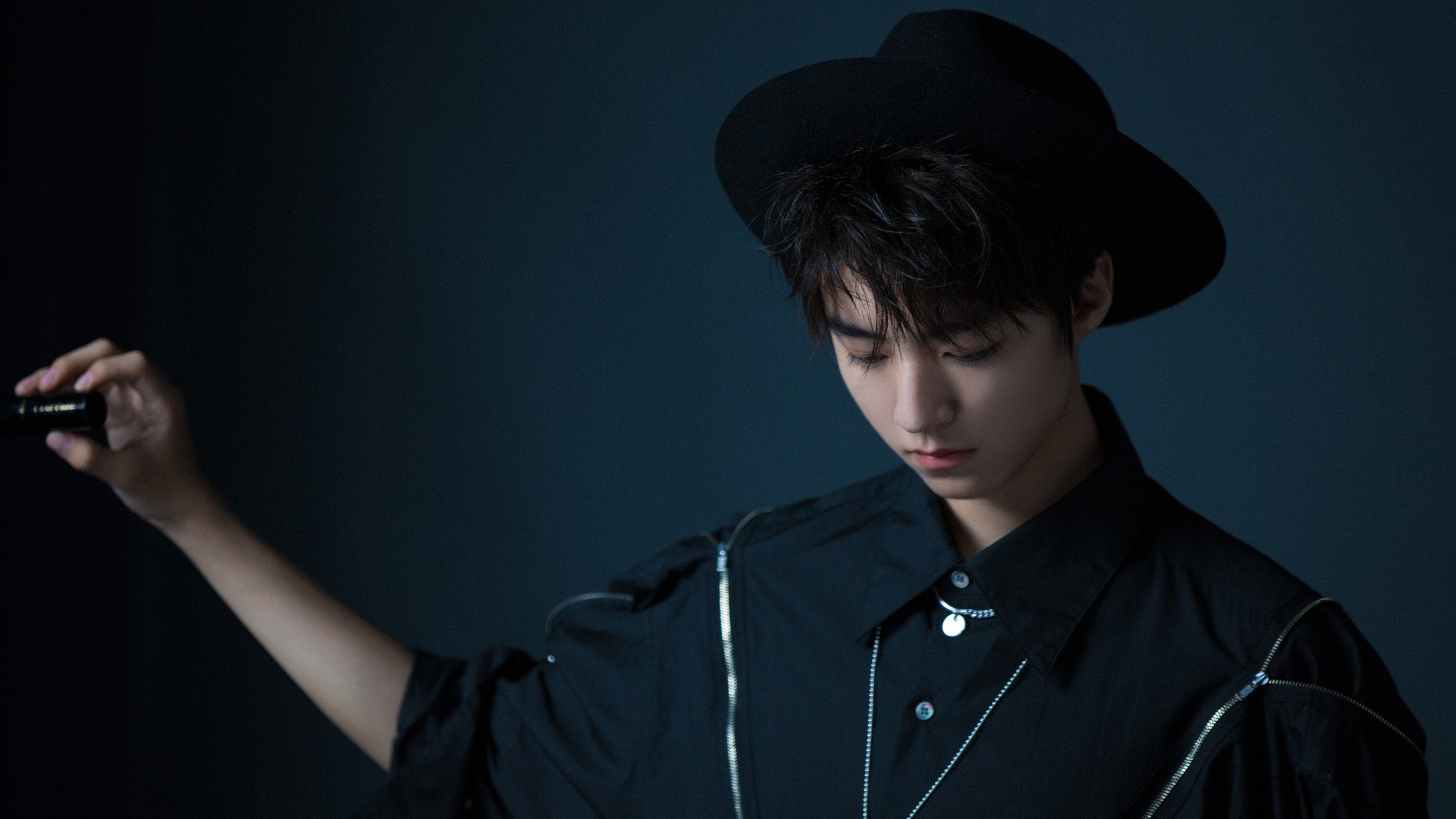 鏖战英伦，波尔燃爆赛场—中英乒乓球对决的史诗之夜