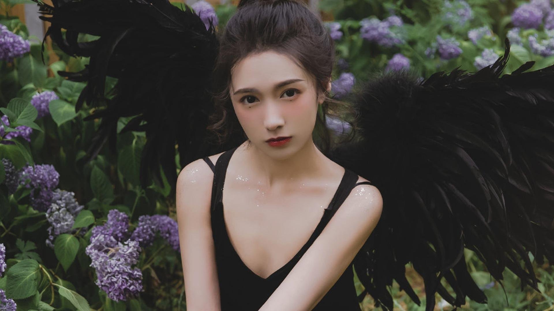 数据之神与铁血之魂,穆勒的统治级演出映照希腊血战塞维利亚的足球哲学